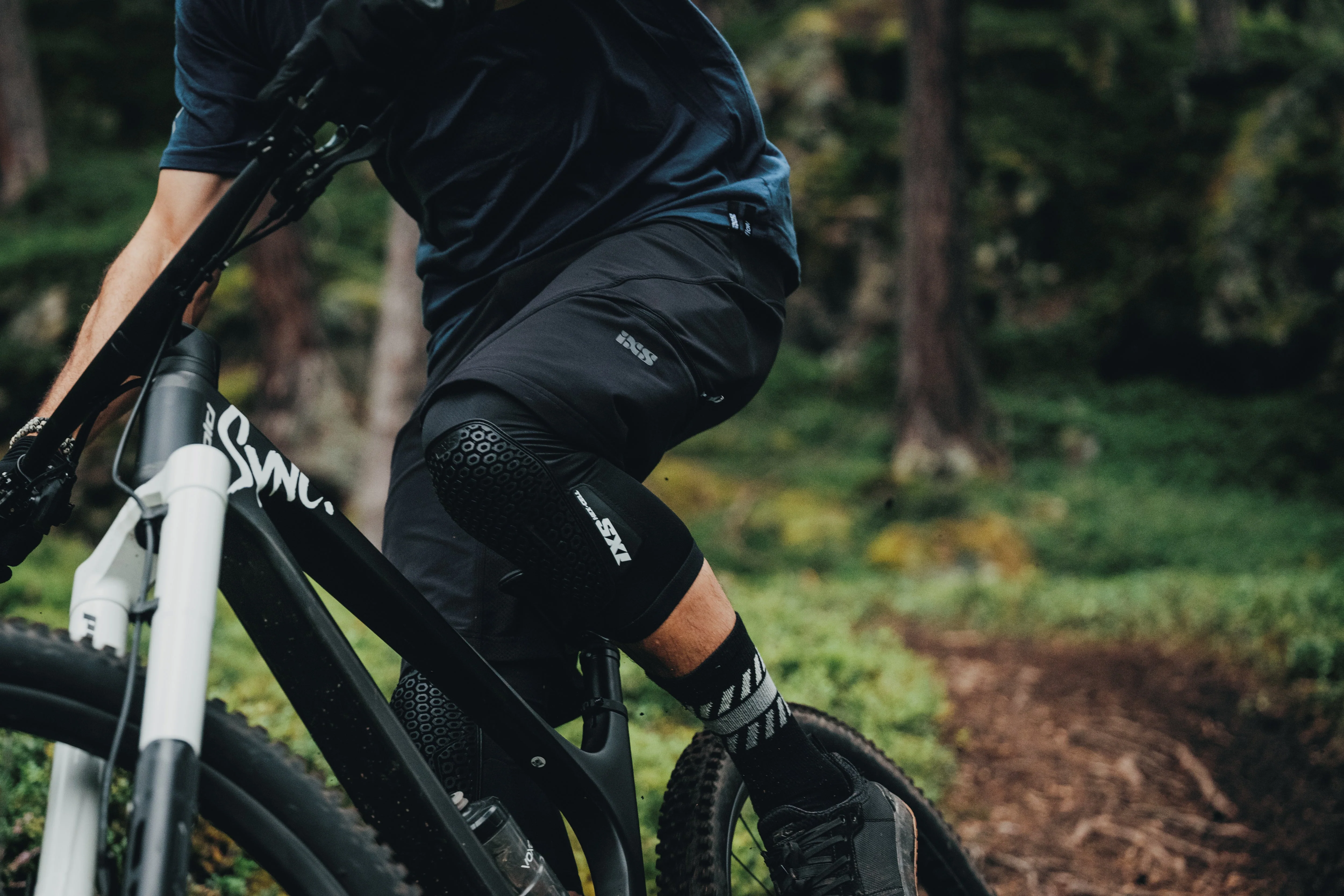 iXS Flow XTG elbow guards - Image 4